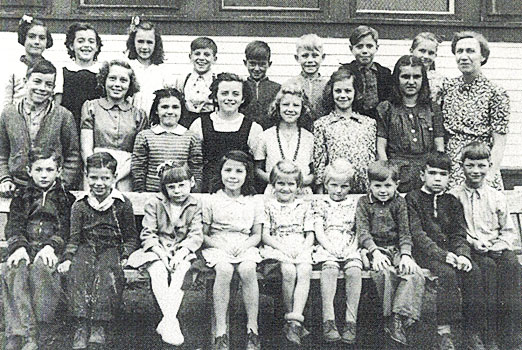 Mapleton Class of 1944